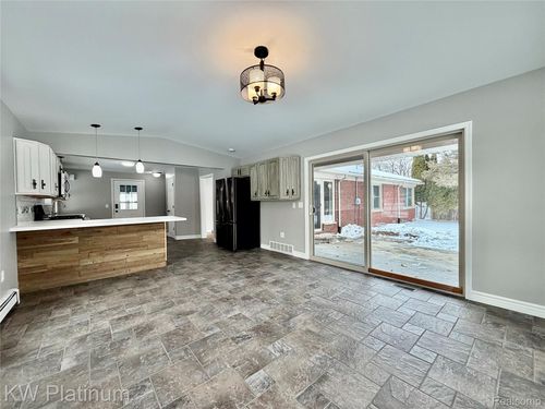 1671 New Jersey Ave, Marysville, MI, 48040-1655 | Card Image