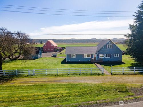 64 Brady Loop Rd E, Montesano, WA, 98563-9501 | Card Image