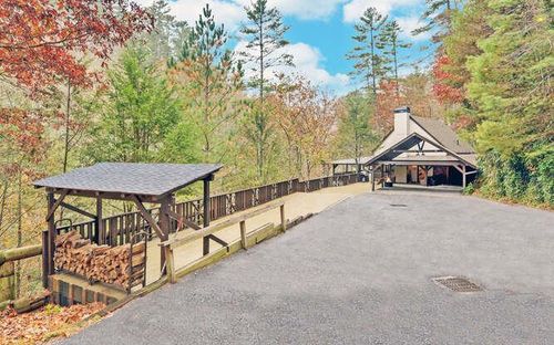 7670 Hiawassee Wilderness Trl, Hiawassee, GA, 30546-5502 | Card Image