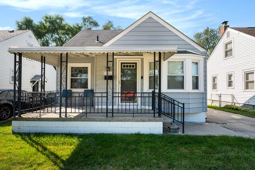17362 Toepfer Dr, Eastpointe, MI, 48021-3059 | Card Image