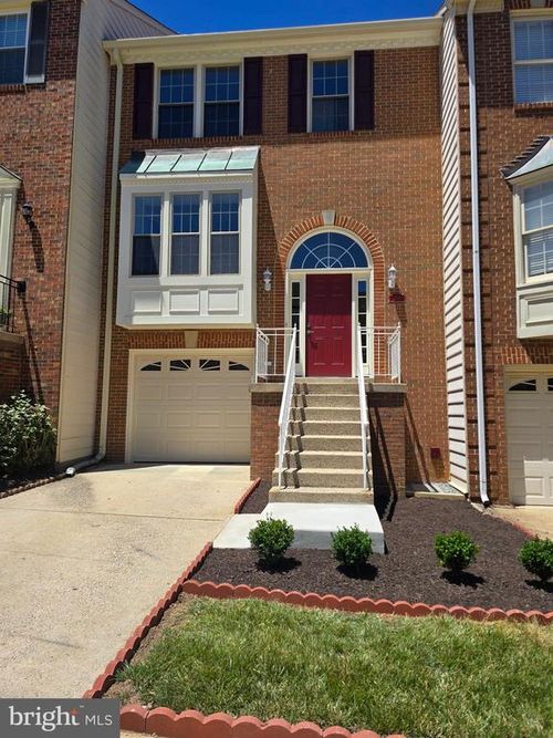 2106 Bobbyber Dr, VIENNA, VA, 22182-4024 | Card Image
