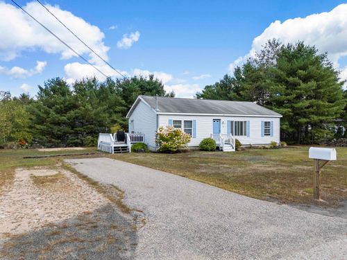 39 Cameron Dr, Farmington, NH, 03835-3402 | Card Image