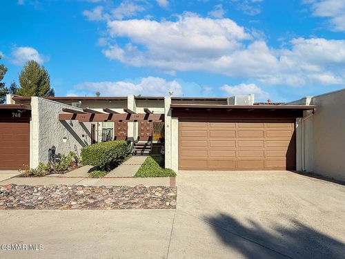 744 Woodlawn Dr, Thousand Oaks, CA, 91360-2570 | Card Image