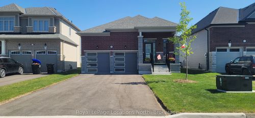81 Season Cres, Wasaga Beach, ON, L9Z0M5 | Card Image