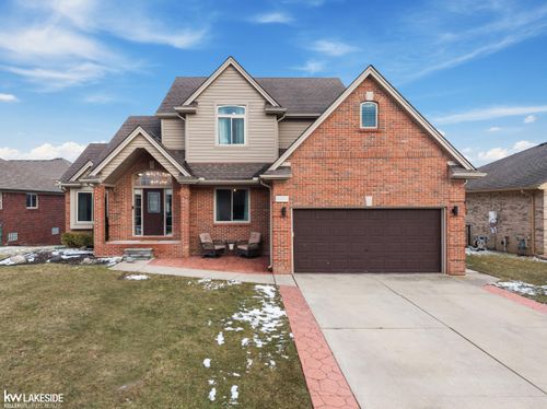 53392 Crawford Dr, Chesterfield, MI, 48051-3927 | Card Image