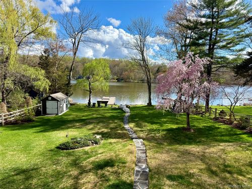 34 Twin Lakes Rd, South Salem, NY, 10590-1009 | Card Image