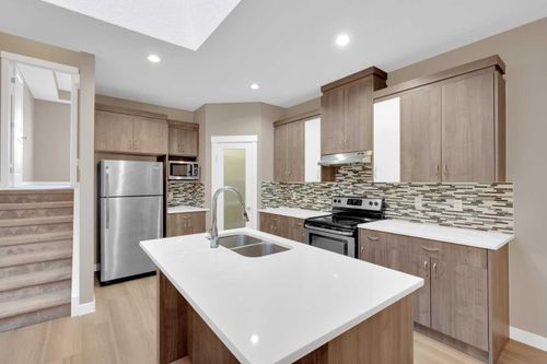 87 Baysprings Way Sw, Airdrie, AB, T4B4C4 | Card Image