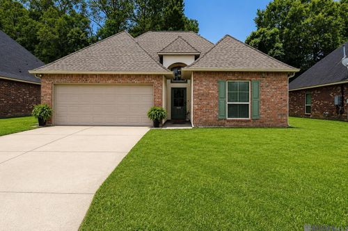 10130 Angela Dr, Denham Springs, LA, 70706 | Card Image