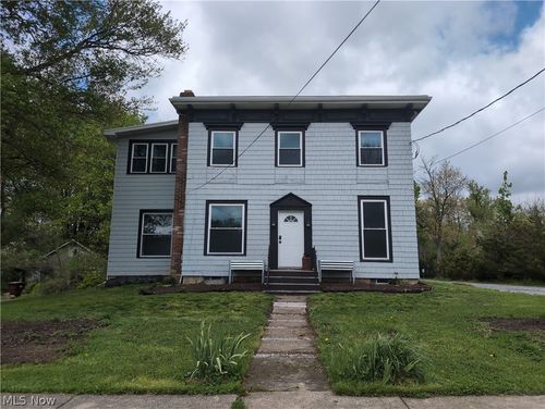 8217 Park Ave, Garrettsville, OH, 44231-1223 | Card Image