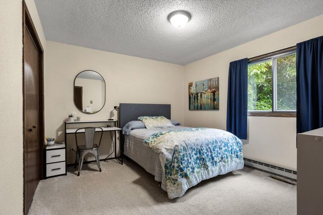 Upstairs bedroom 1 | Image 19