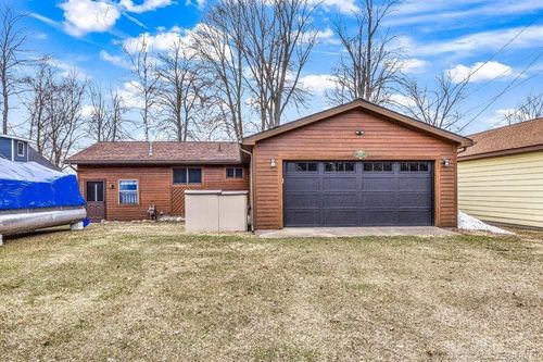 2077 Long Point Dr, Houghton Lake, MI, 48629-9464 | Card Image