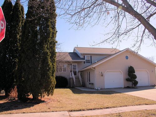 961 Eastman Lane, Fond Du Lac, WI, 54935 | Card Image