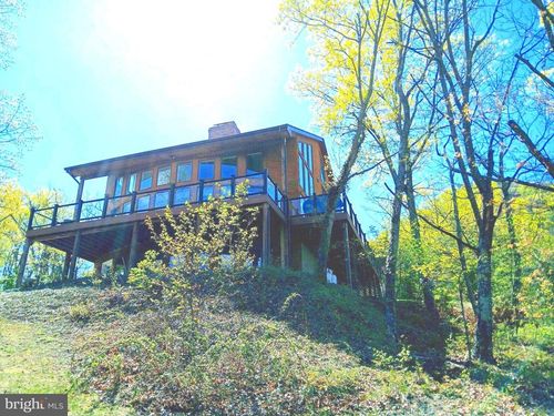 334 Tomahawk Ln, Edinburg, VA, 22824-3593 | Card Image