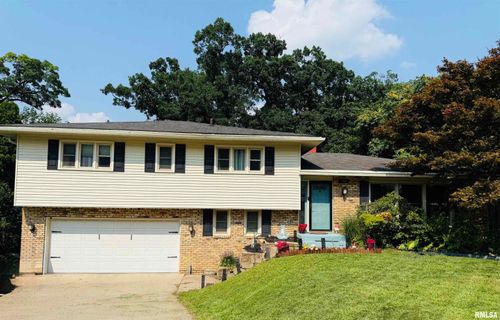 1102 34th St, Moline, IL, 61265 | Card Image