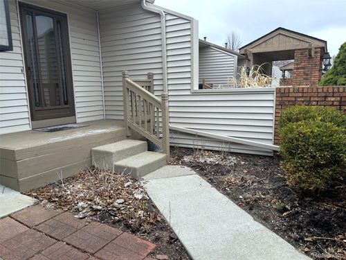 62072 Yorktown Dr, South Lyon, MI, 48178-1714 | Card Image