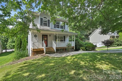 11 Ridgeland Ln, Asheville, NC, 28805-0001 | Card Image