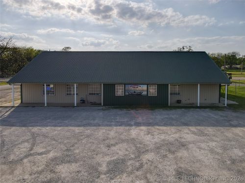 907 S Broadway St, Coalgate, OK, 74538-2642 | Card Image