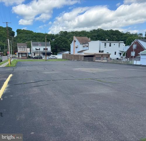 400 S Mill St, SAINT CLAIR, PA, 17970-1343 | Card Image