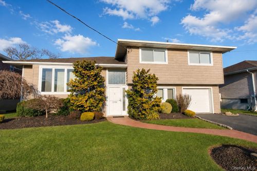 3421 Turf Rd, Oceanside, NY, 11572-5631 | Card Image