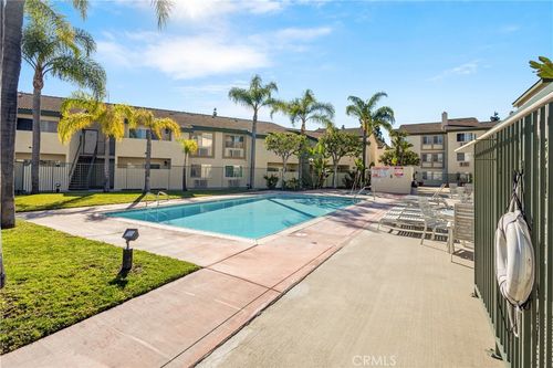 337-15000 Downey, Paramount, CA, 90723 | Card Image