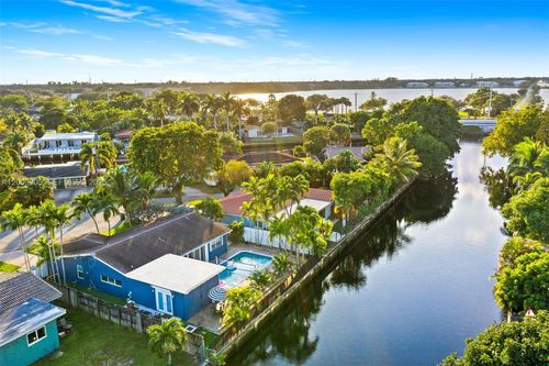2005 37th St, Oakland Park, FL, 33309-5825 | Card Image