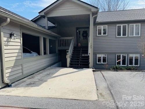 121-121 Burning Tree Ln, Flat Rock, NC, 28731-9465 | Card Image