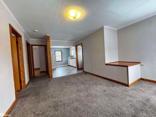 215 Ohio St, Webster City, IA, 50595-2912 | Card Image