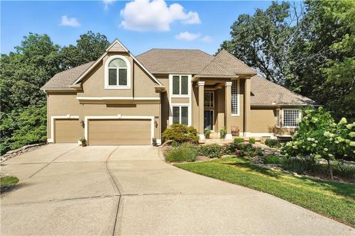 2150 Sw Hunt Cir, Lee's Summit, MO, 64081-2234 | Card Image