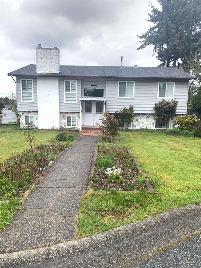 7060 E Brewster Drive, House other with 5 bedrooms, 2 bathrooms and 3 parking in Delta BC | Image 2