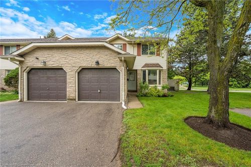 13-476 Kingscourt Dr, Waterloo, ON, N2K3R3 | Card Image