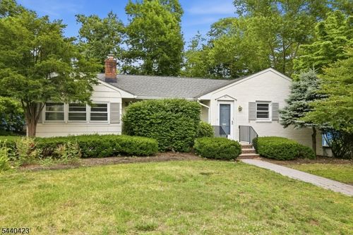 61 Samson Ave, Madison, NJ, 07940-2842 | Card Image