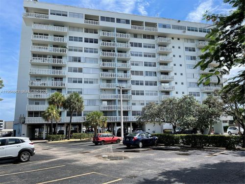 apt-901-13155 Ixora Ct, North Miami, FL, 33181-2327 | Card Image