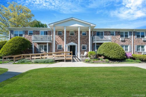 35-35 Fairharbor Drive, Brookhaven, NY, 11772 | Card Image