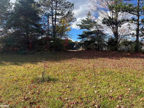 68579 Lake Angela Pointe, Richmond, MI, 48062-5627 | Card Image