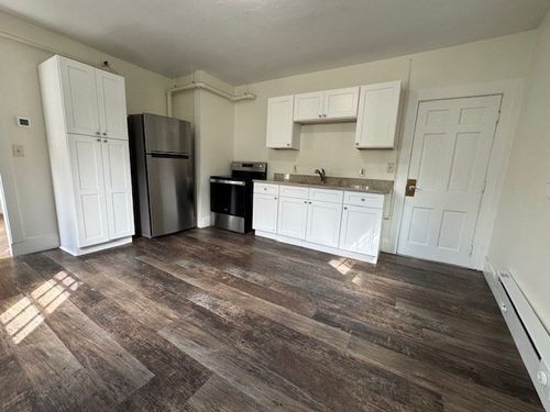 apt-5-15 Commonwealth Ave, Concord, MA, 01742-3056 | Card Image