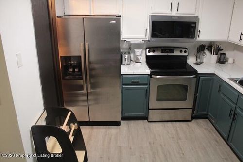 774 4th Avenue E, Dickinson, ND, 58601 | Card Image