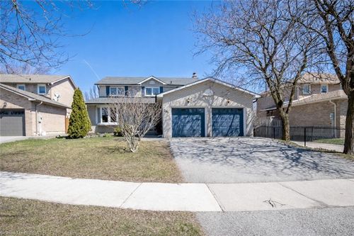284 Randall Cres, Milton, ON, L9T4X7 | Card Image