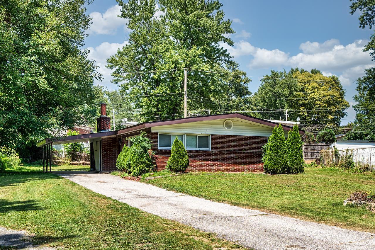 Woodhurst Dr, Hazelwood, MO 63042