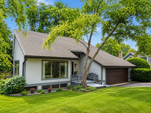 5N961 Ravine Dr, St. Charles, IL, 60175-8272 | Card Image