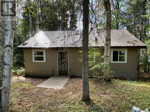 321 Pine Road, Magnetawan, ON, P0A1A0 | Card Image