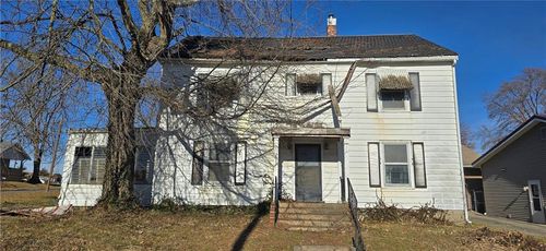 305 E 10th St, Trenton, MO, 64683-2222 | Card Image