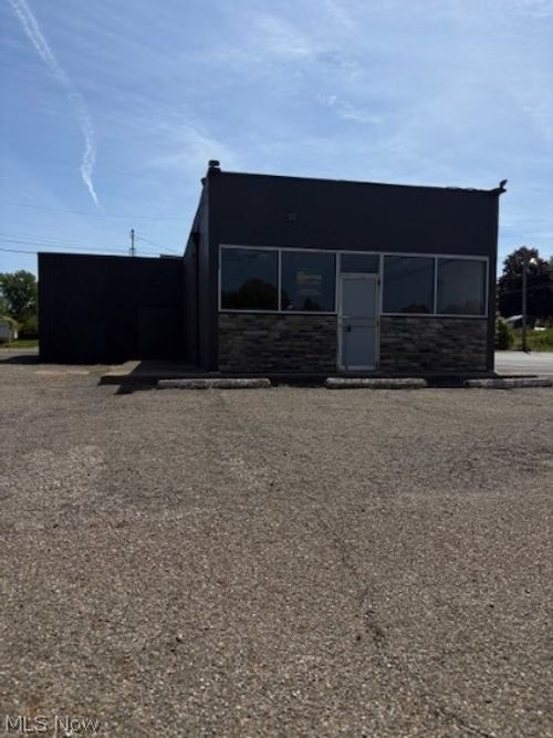 2030 Whipple Ave Nw, Canton, OH, 44708-2360 | Card Image