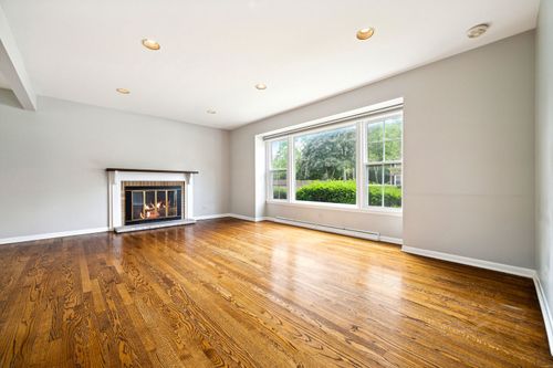 217 Willow Ave, Deerfield, IL, 60015-4837 | Card Image