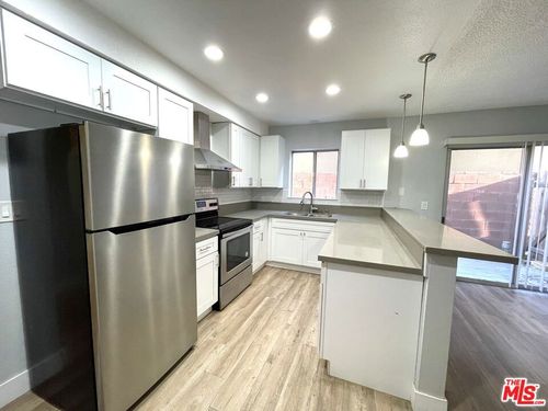 103-810 Edgewood St, Inglewood, CA, 90302 | Card Image