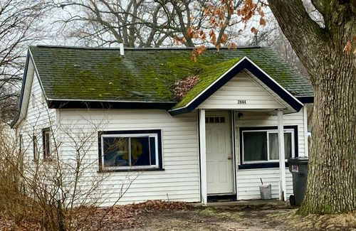 2844 Valley St, Norton Shores, MI, 49444-2324 | Card Image