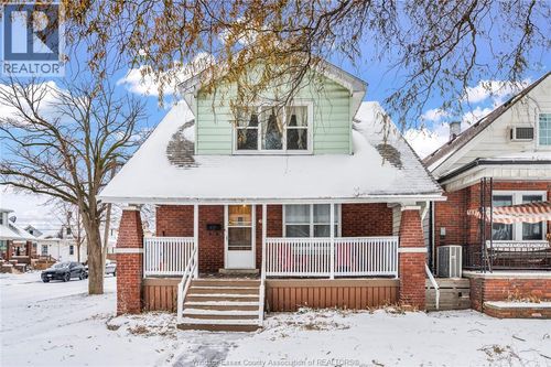 {{alt}} | Card Image