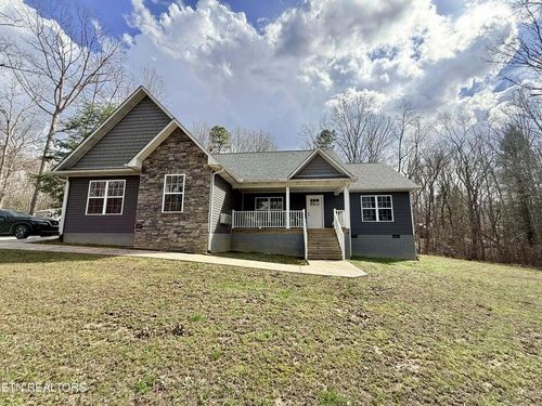 1063 Circle Dr, Jamestown, TN, 38556-5513 | Card Image