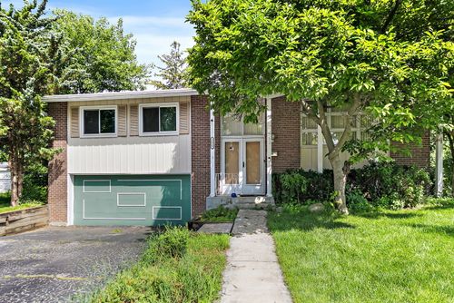 2825 Grissom Ct, Woodridge, IL, 60517-1940 | Card Image