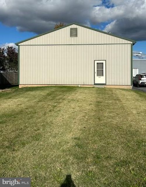 217 S Main St, LEWISTOWN, PA, 17044-2122 | Card Image