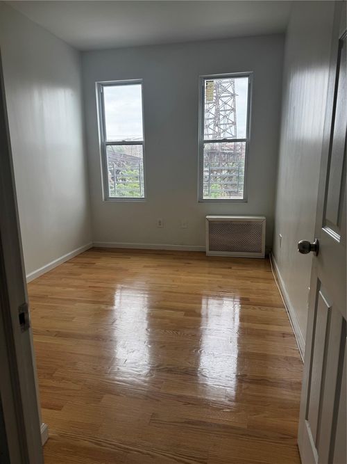 bsmt-2r-1249 Bronx River Ave, Bronx, NY, 10472-2009 | Card Image